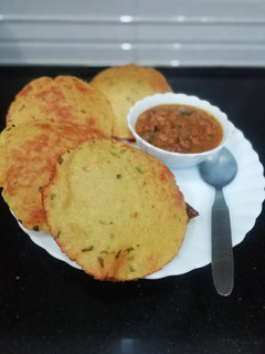 A picture of Semolina & Potato Poories.