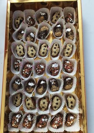 A picture of Assorted Stuffed Dates.