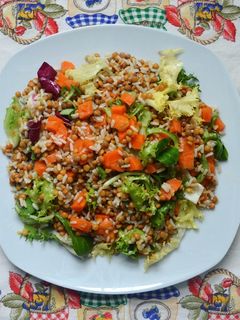 Una foto de Ensalada de lentejas y arroz