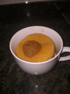 Una foto de Torta de dulce de leche en taza
