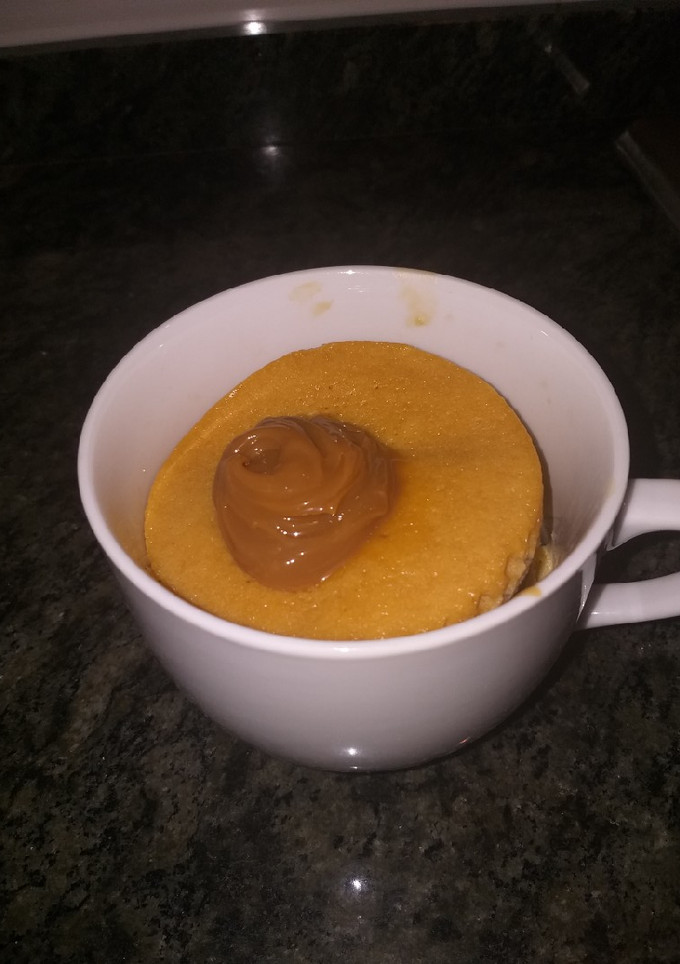 Una foto de Torta de dulce de leche en taza