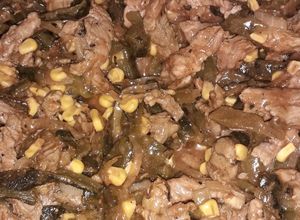 Una foto de Arrachera con poblano y elote