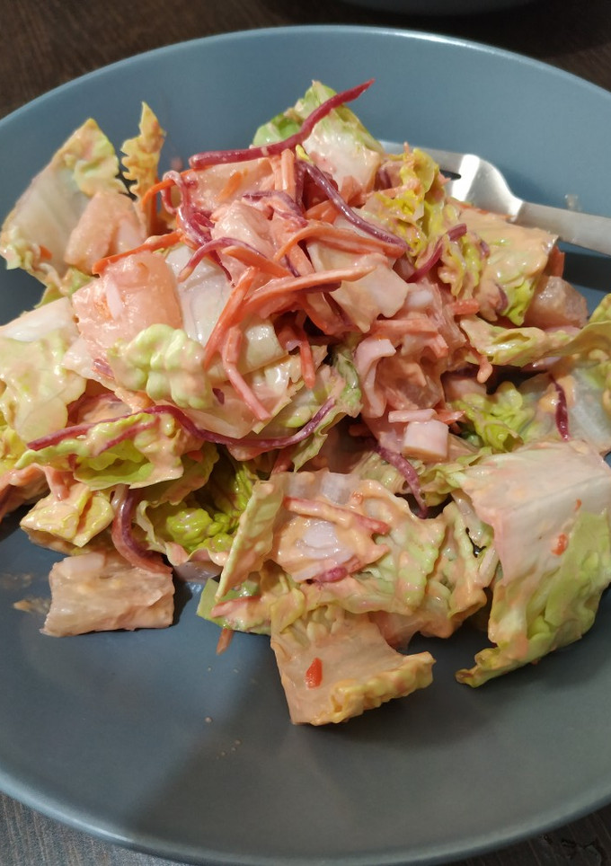 Una foto de Ensalada tropical 🦀🍍