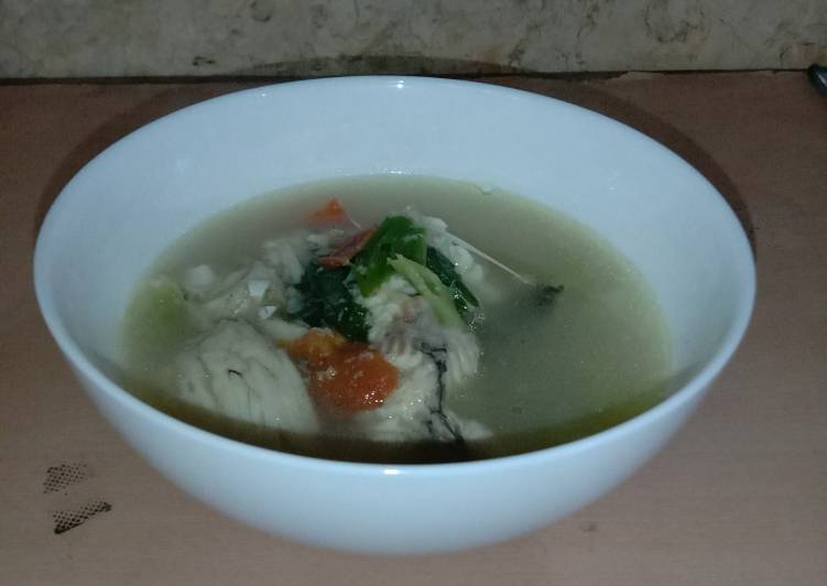 Langkah Mudah untuk Menyiapkan Sup ikan gurame simple 🤤 yang Bikin Ngiler