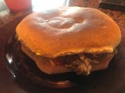 Una foto de lomito sandwich