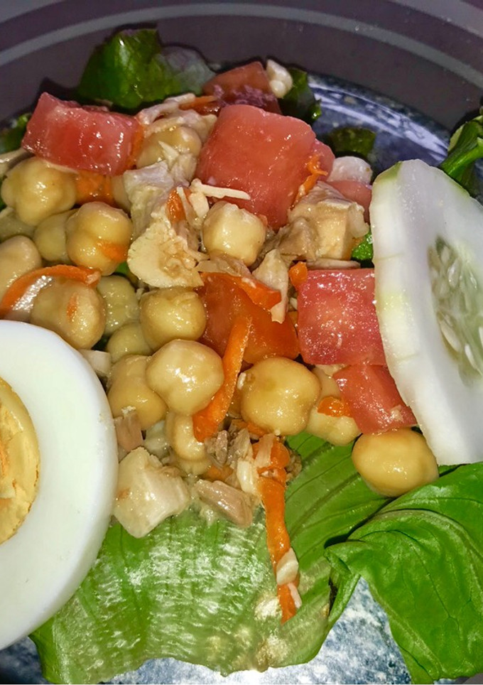 Una foto de Ensalada de Garbanzos