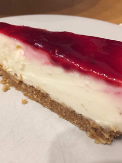 Una foto de Tarta de queso con mermelada de moras