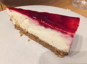 Foto principal de Tarta de queso con mermelada de moras