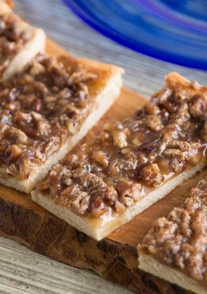 A picture of Butter Pecan Bars.