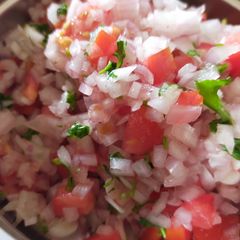 A picture of Onion-Tomato Salad.
