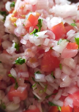 A picture of Onion-Tomato Salad.