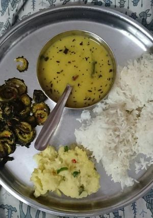 दाल चावल (dal chawal recipe in Hindi) रेसिपी मुख्य फोटो