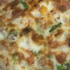 A picture of Cheese Pizza.