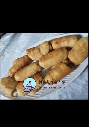 A picture of African fish roll.