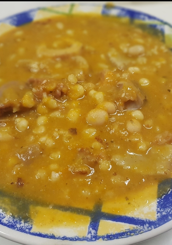 Una foto de Locro gigante