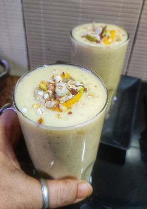 ओट्स मैंगो शेक रेसिपी मुख्य फोटो