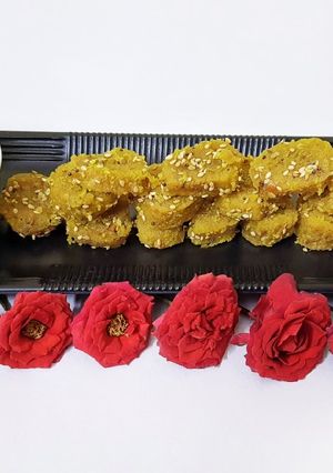 દૂધી ના મુઠીયા (Dudhi Muthia Recipe In Gujarati) રેસીપી મુખ્ય ફોટો