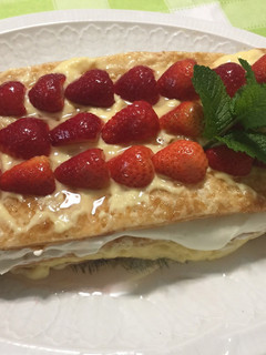 Una foto de Hojaldre de fresas 🍓