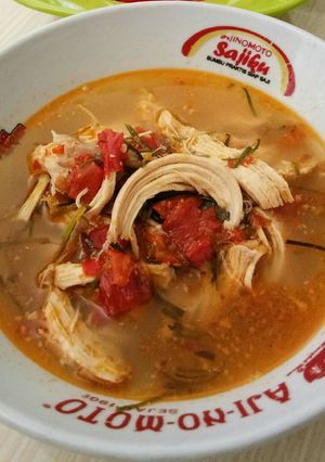 Foto resep Ayam suwir kuah pedas harum daun jeruk