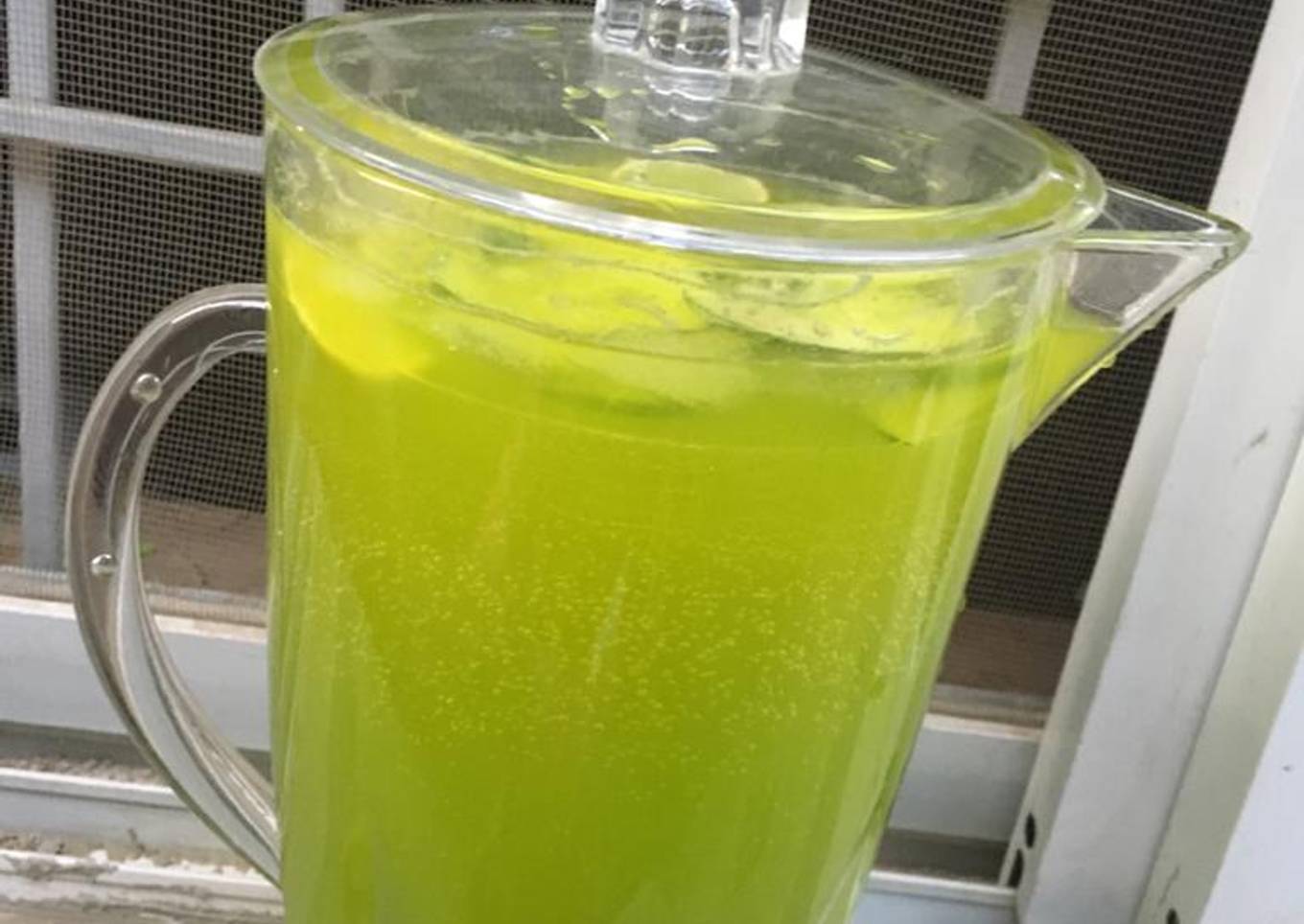 Green lemonade