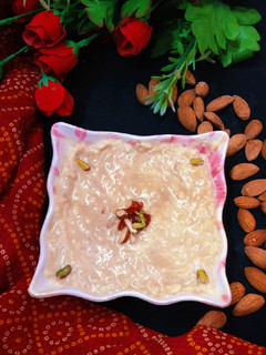 चावल की खीर (Chawal Ki Kheer recipe in hindi) रेसिपी मुख्य फोटो