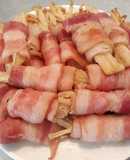 Thịt xông khói cuộn kim châm