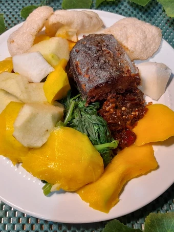 Langkah Gampang Menyiapkan Resep Ikan Rujak Petis yang Uenak Anti Ribet, Lezat Sekali