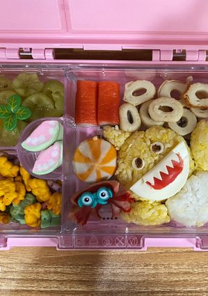 Foto resep Baby shark bento || bekal sekolah naraya