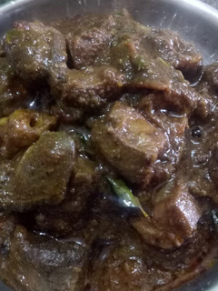 ரோட்டு கடை ஸ்டைல் ஈரல் சுவரொட்டி தொக்கு(Eeral suvarotti thokku recipe in tamil) செய்முறை முக்கிய புகைப்படம்