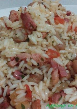 Foto di Riso con pancetta croccante, fagioli e pomodorini