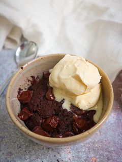 Una foto de Brownie vegano en 1 minuto al microondas