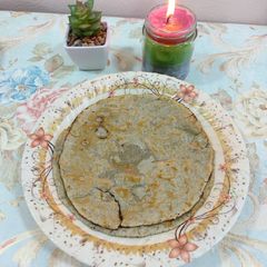 A picture of Bajre ki roti.