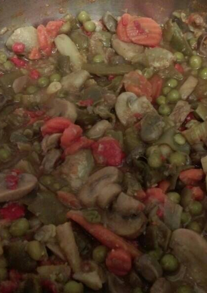 Una foto de Menestra de verduras con champiñones y pimientos
