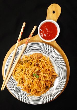 চিকেন নুডুলস। রেসিপির প্রধান ছবি