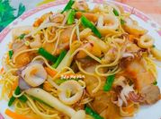 A picture of mực xào mì