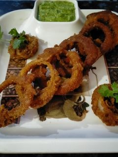 अनियन रिंग्स (onion rings recipe in Hindi) रेसिपी मुख्य फोटो