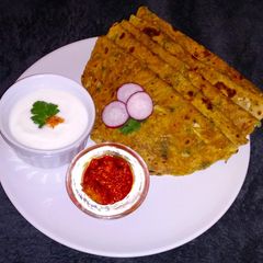 A picture of Doodhi Thepala (bottle gourd paratha/indian flat bread).