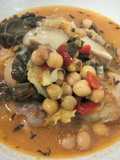 Potaje de garbanzos con manitas