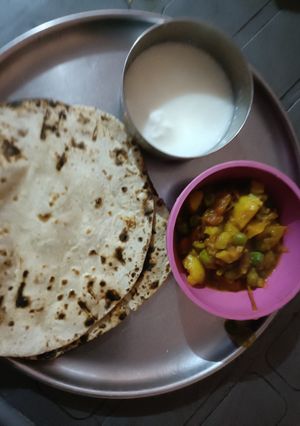 गोभी आलू की सब्जी (Gobhi aloo ki sabzi recipe in hindi) रेसिपी मुख्य फोटो