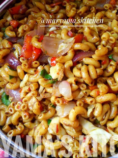 A picture of Stir fry veggies macaroni.