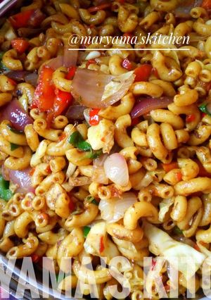A picture of Stir fry veggies macaroni.