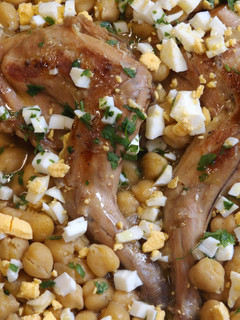Una foto de Conejo guisado con garbanzos