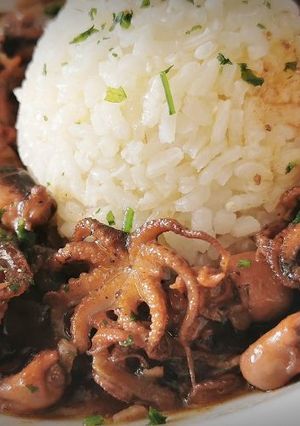 Una foto de Pulpitos encebollados al Pimentón