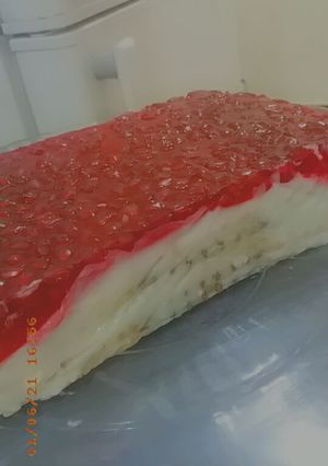 عکسی از دستور کیک یخچالی انار