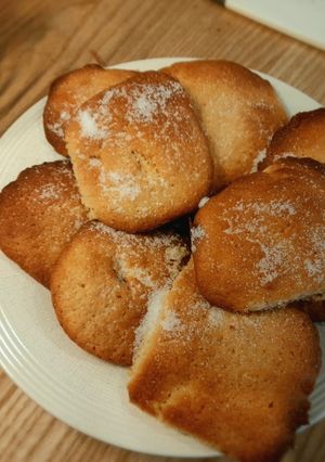 A picture of Bobjef's Cake Biscuits.