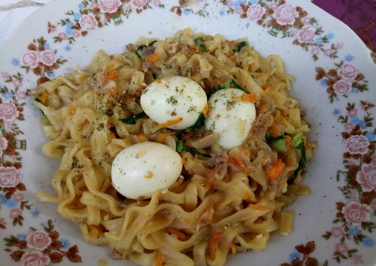 Langkah Mudah untuk Menyiapkan Mie goreng daging sayur #mpasi15bulan yang Lezat