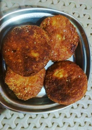 A picture of Mathri.