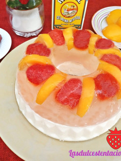 Una foto de Gelatina con Frutas y Queso