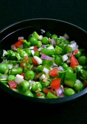 A picture of Fresh Peas Salad.