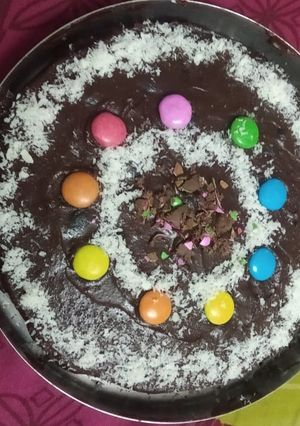 A picture of My daughter's crush chocklet cake.